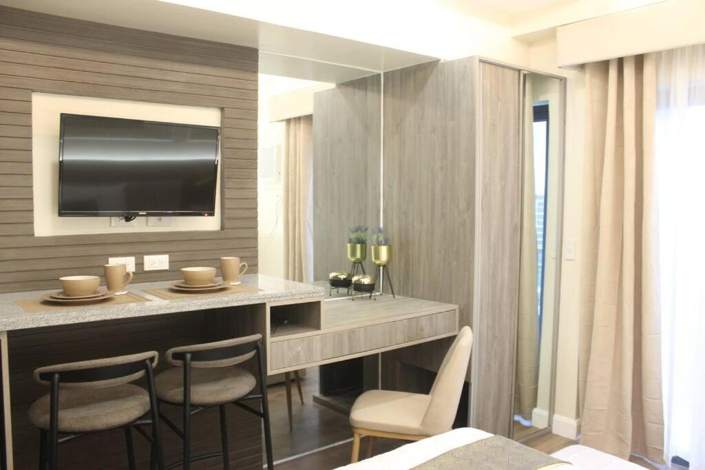 Condo Near Ayala Cebu City W Wifi Balcony מראה חיצוני תמונה