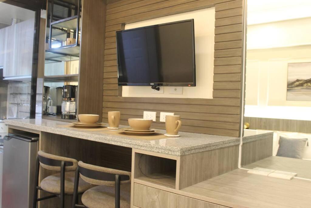 Condo Near Ayala Cebu City W Wifi Balcony מראה חיצוני תמונה