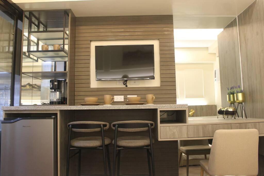 Condo Near Ayala Cebu City W Wifi Balcony מראה חיצוני תמונה