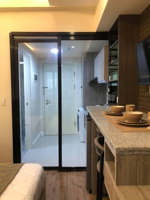 Condo Near Ayala Cebu City W Wifi Balcony מראה חיצוני תמונה