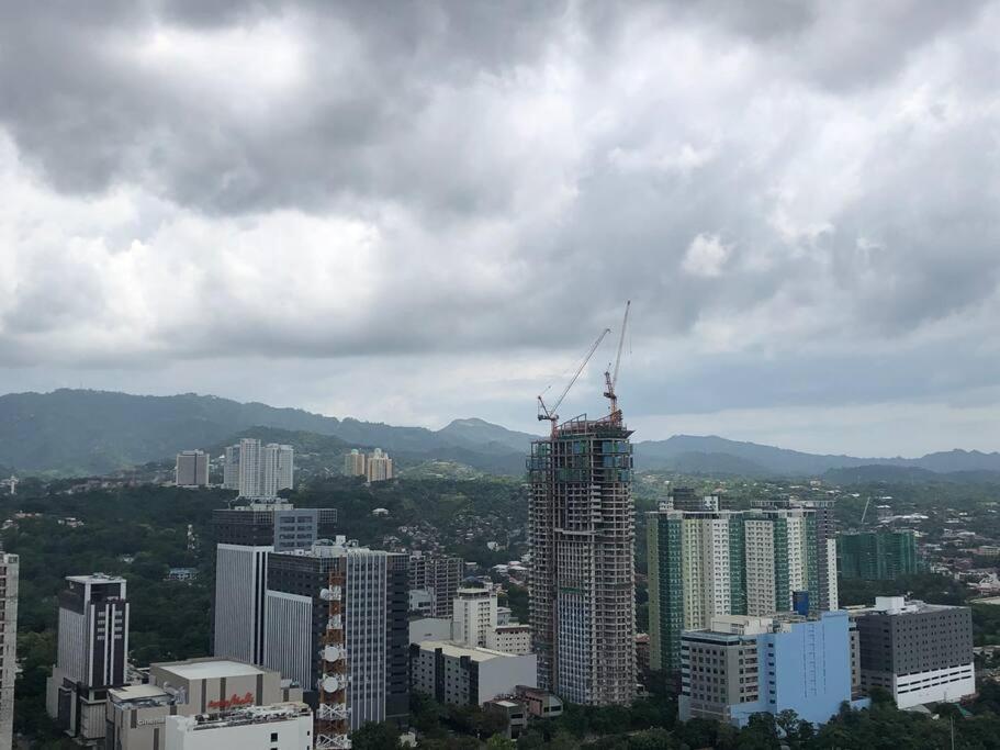 Condo Near Ayala Cebu City W Wifi Balcony מראה חיצוני תמונה