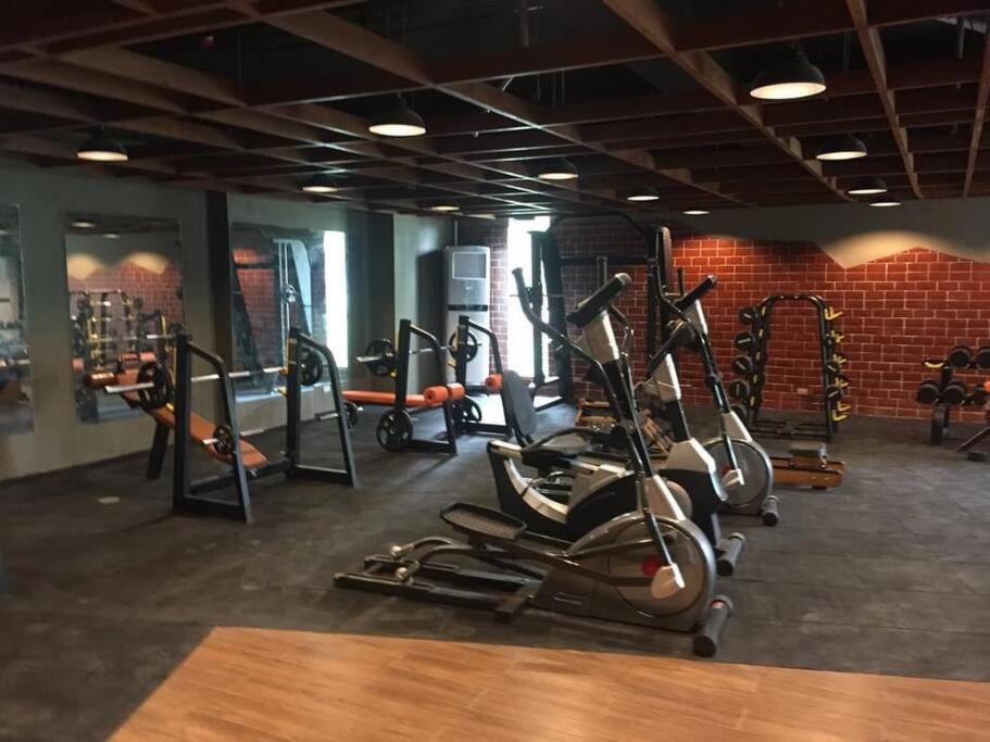 Condo Near Ayala Cebu City W Wifi Balcony מראה חיצוני תמונה