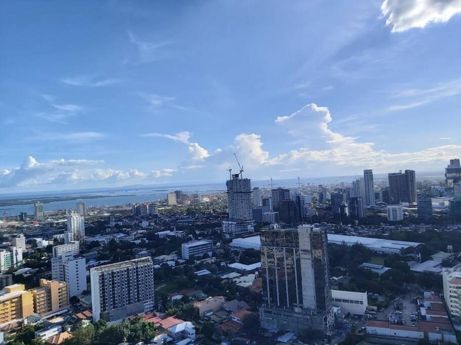 Condo Near Ayala Cebu City W Wifi Balcony מראה חיצוני תמונה